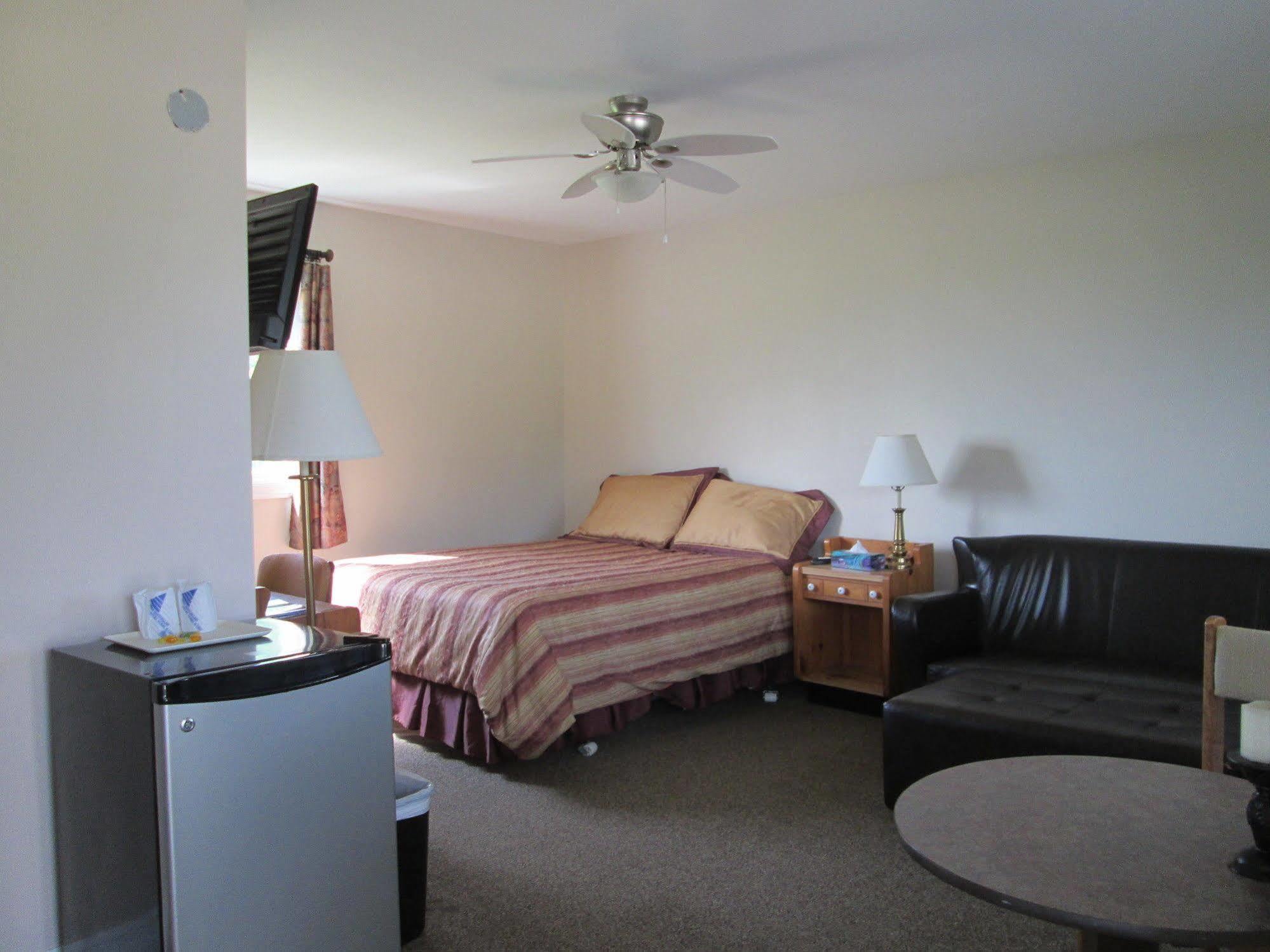 Scenic Motel Moncton Exterior photo